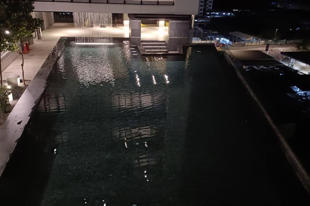 Cozy Flexus Signature 4 Guests Pool Nflix Hbo Kuala Lumpur Luaran gambar